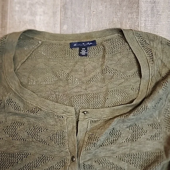 American Eagle brand cardigan sweater in olive 🫒 green - Picture 8 of 10